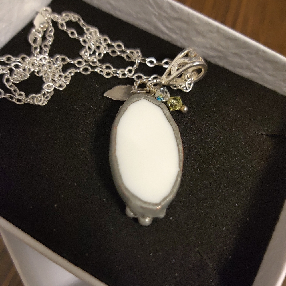 Handmade Silver and Ceramic Rose Necklace - Picture 5 of 5